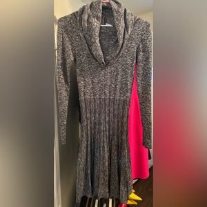 Max studio mid length grey turtle neck dress